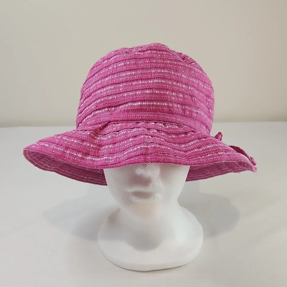 Facine pink textured bucket hat. Size OS adjustable